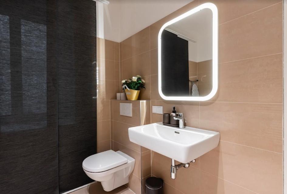 Authentic Apartment Next To Schwedenplatz Wien Ngoại thất bức ảnh